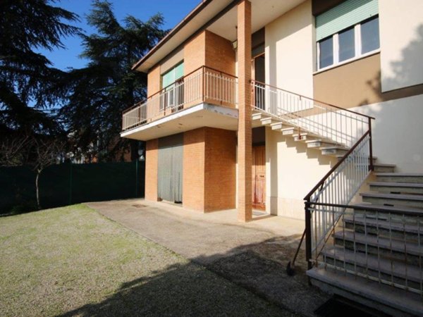 casa indipendente in vendita a Montecassiano