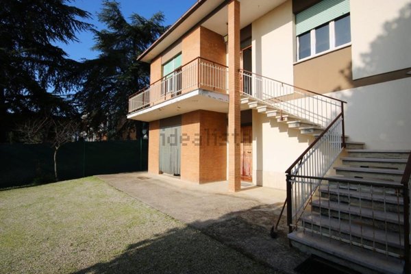 casa indipendente in vendita a Montecassiano