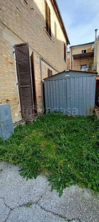 casa indipendente in vendita a Montecassiano in zona Sambucheto