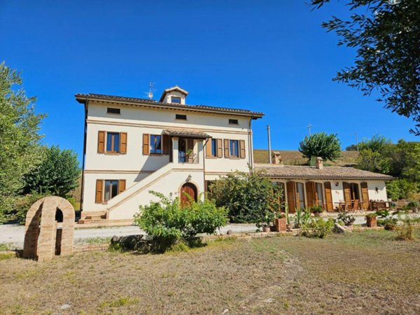 casa indipendente in vendita a Montecassiano