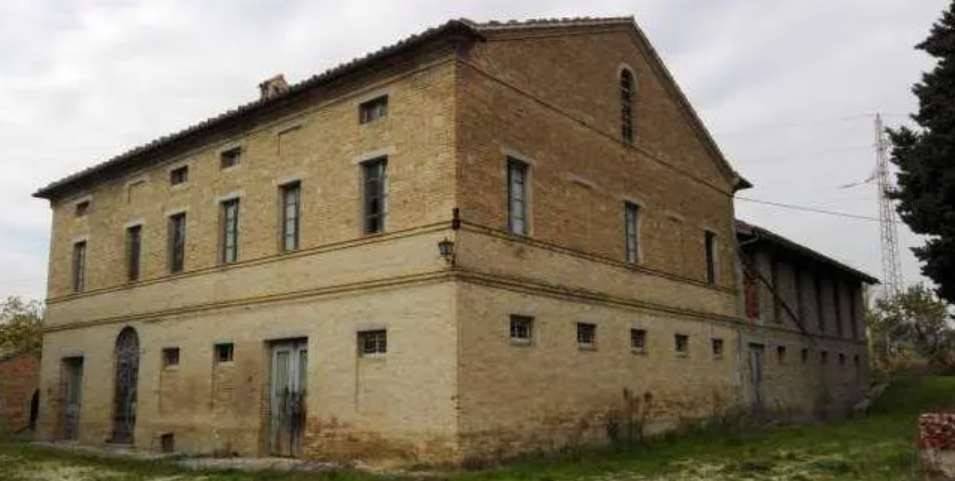 casa indipendente in vendita a Montecassiano in zona Valle Cascia