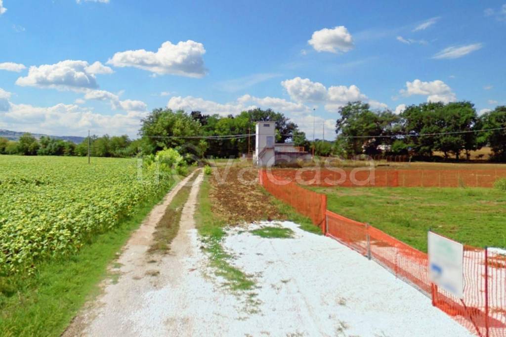 capannone in vendita a Montecassiano in zona Valle Cascia