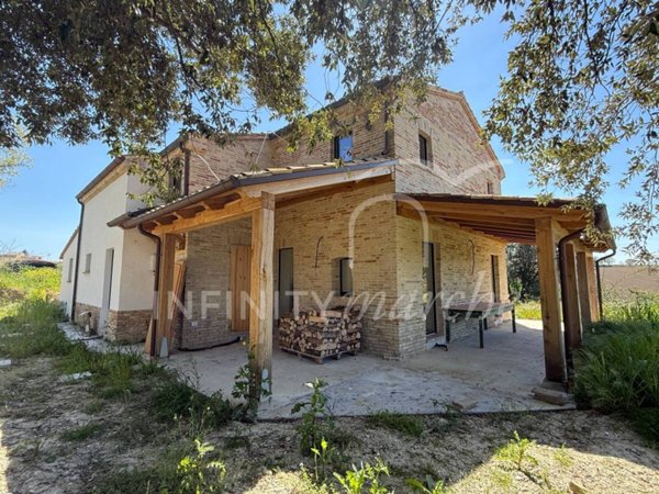 casa indipendente in vendita a Montecassiano