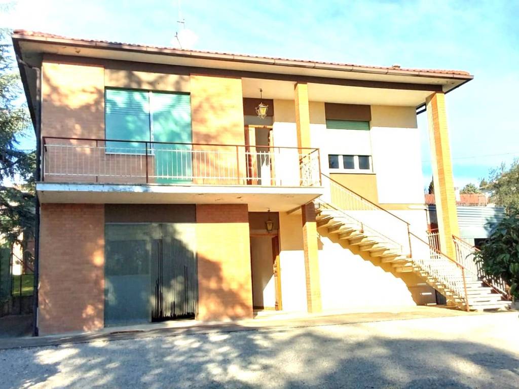 casa indipendente in vendita a Montecassiano