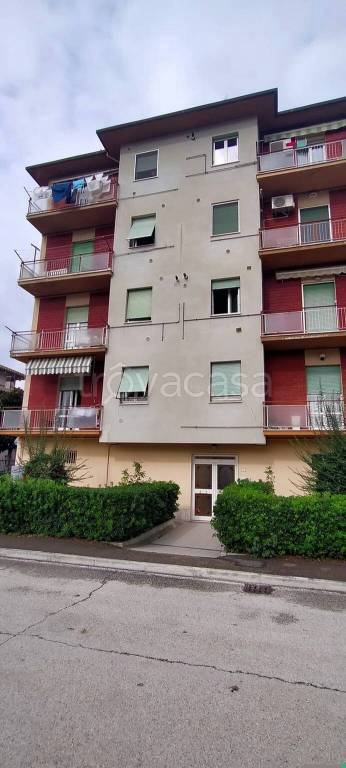 appartamento in vendita a Montecassiano in zona Sambucheto