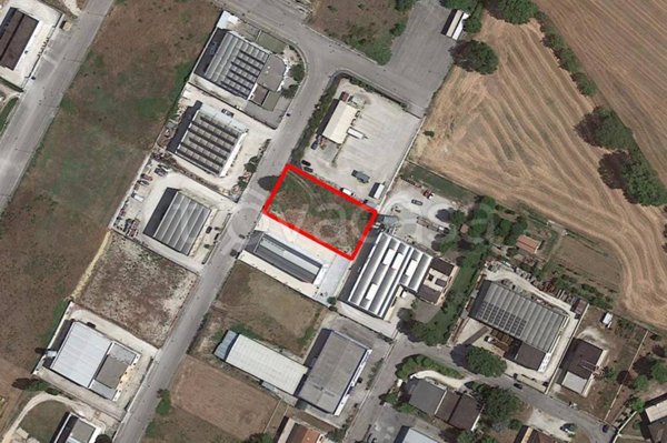 terreno agricolo in vendita a Montecassiano in zona Valle Cascia