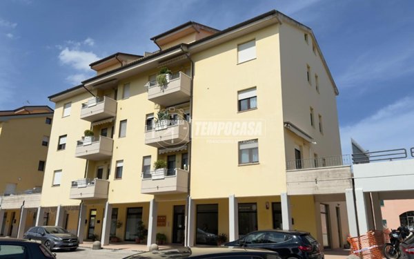 appartamento in vendita a Montecassiano in zona Sambucheto
