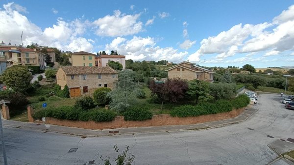 casa indipendente in vendita a Montecassiano