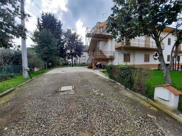 appartamento in vendita a Montecassiano in zona Sant'Egidio