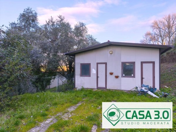 casa indipendente in vendita a Montecassiano