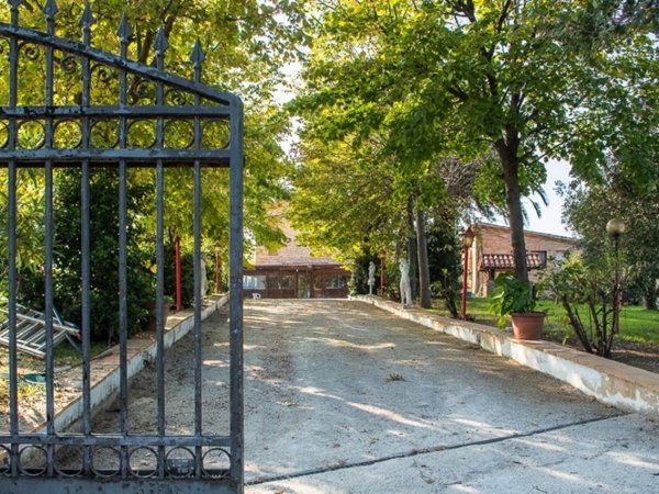 casa indipendente in vendita a Montecassiano