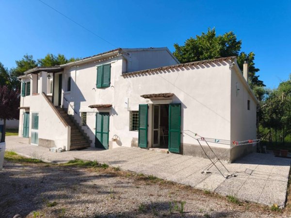 casa indipendente in vendita a Montecassiano