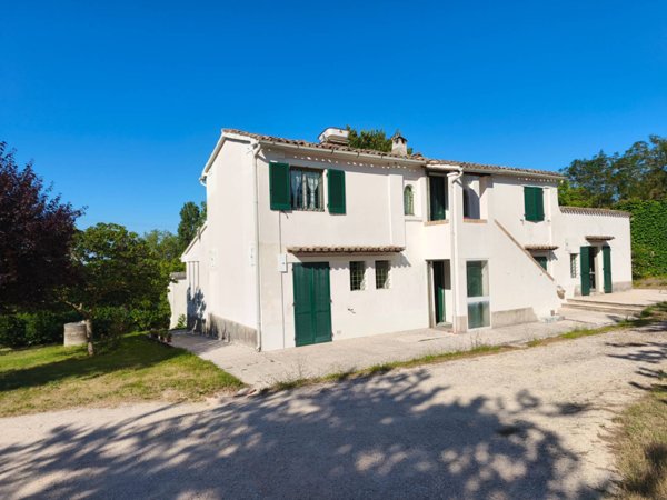 casa indipendente in vendita a Montecassiano