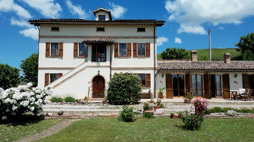 casa indipendente in vendita a Montecassiano