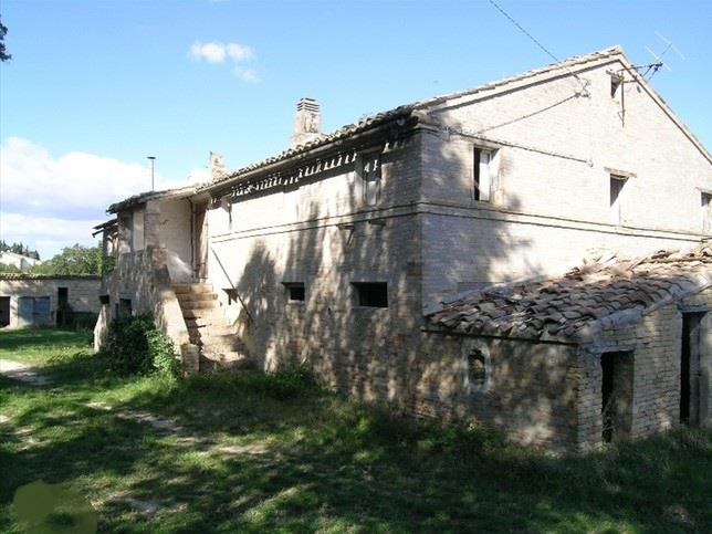 casa indipendente in vendita a Montecassiano