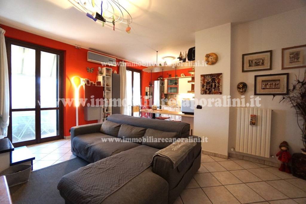 appartamento in vendita a Montecassiano in zona Sambucheto