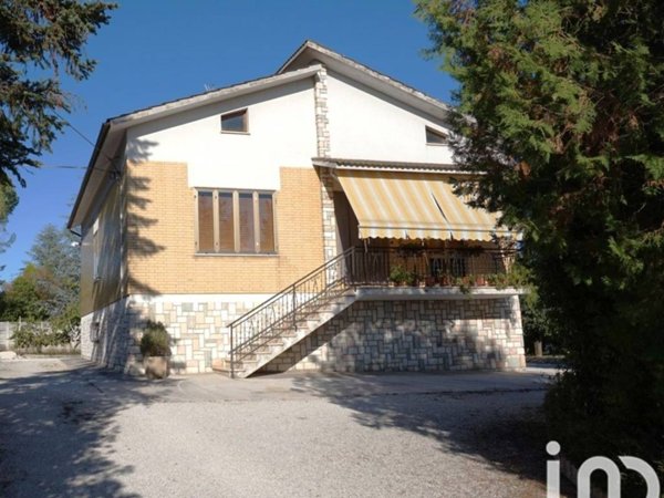 casa indipendente in vendita a Montecassiano