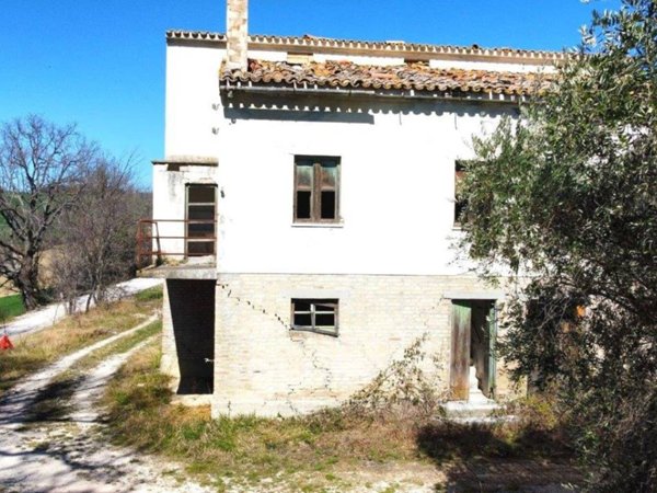 casa indipendente in vendita a Montecassiano