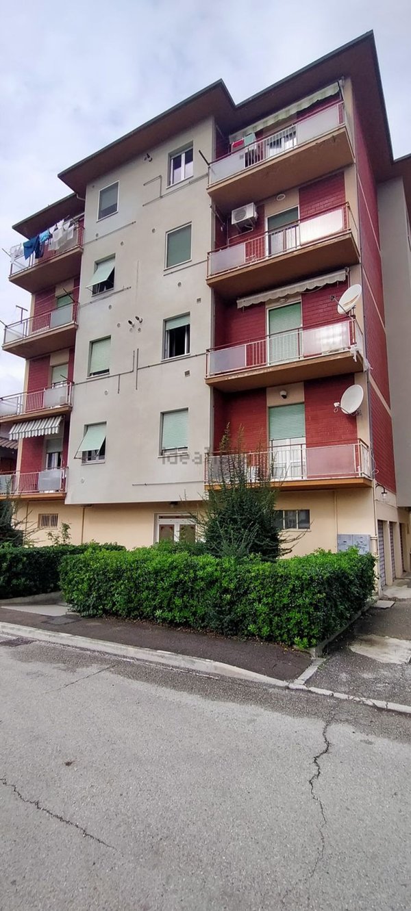 appartamento in vendita a Montecassiano in zona Sambucheto