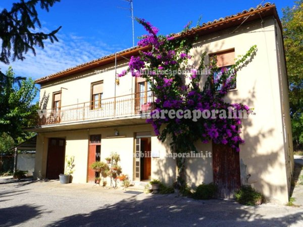 casa indipendente in vendita a Montecassiano