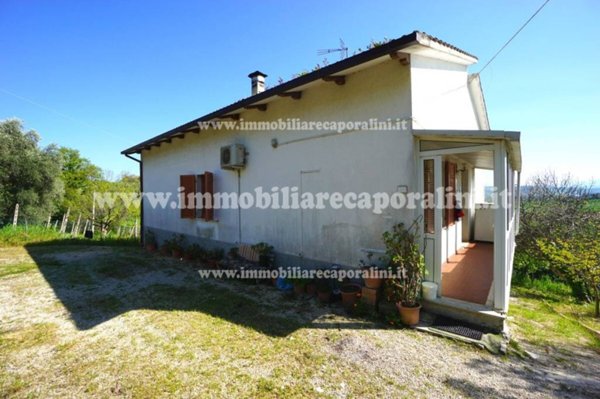 casa indipendente in vendita a Montecassiano