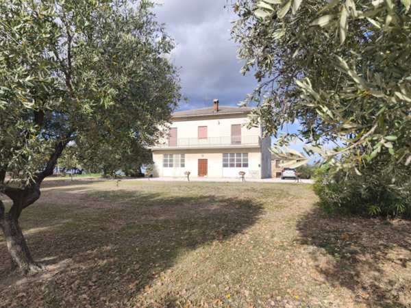 casa indipendente in vendita a Montecassiano