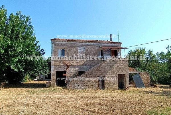 casa indipendente in vendita a Montecassiano