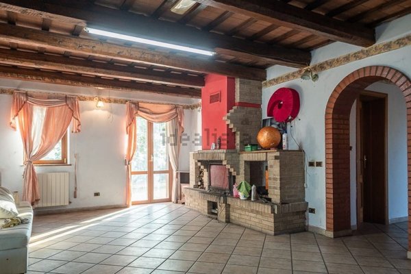 casa indipendente in vendita a Montecassiano