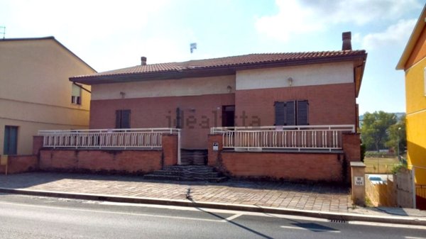 casa indipendente in vendita a Montecassiano in zona Sambucheto