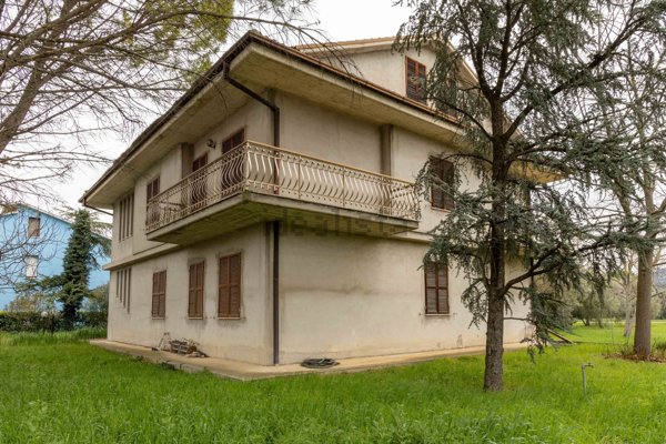 casa indipendente in vendita a Montecassiano in zona Sant'Egidio