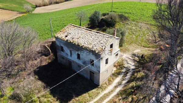 casa indipendente in vendita a Montecassiano