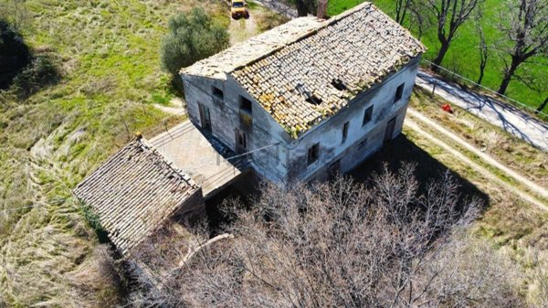 casa indipendente in vendita a Montecassiano