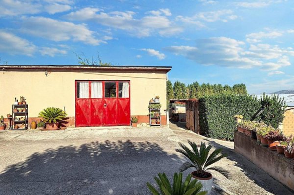 locale di sgombero in vendita a Montecassiano