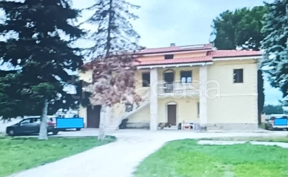 appartamento in vendita a Montecassiano in zona Valle Cascia