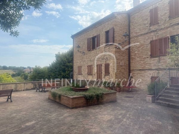 casa indipendente in vendita a Montecassiano