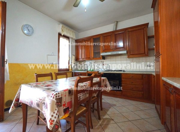 appartamento in vendita a Montecassiano in zona Sambucheto