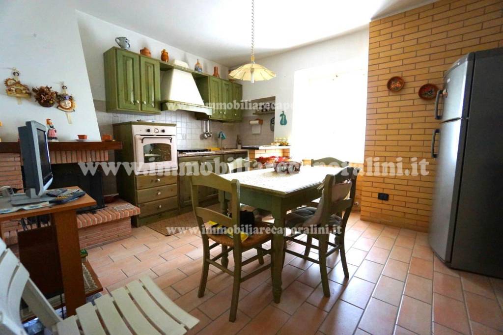 casa indipendente in vendita a Montecassiano