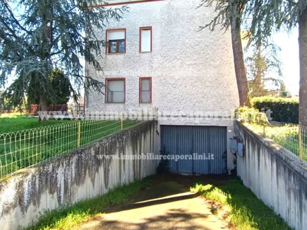 locale commerciale in vendita a Montecassiano in zona Sant'Egidio