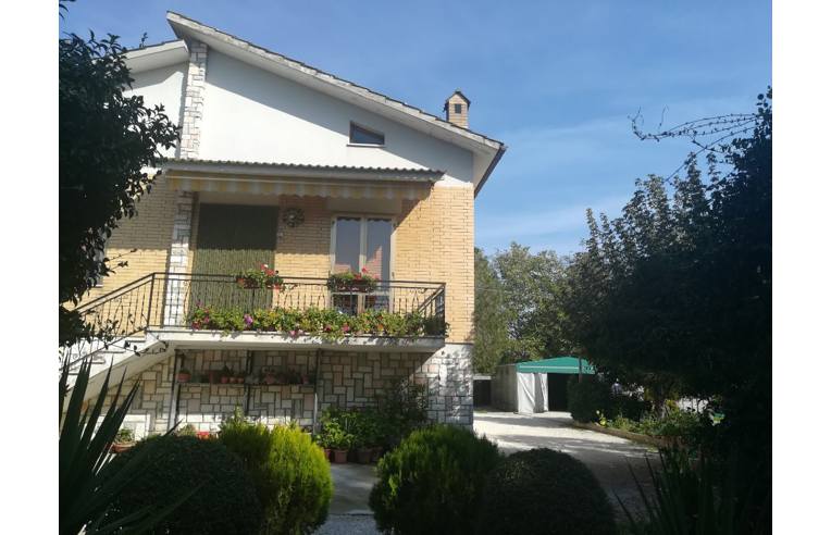 casa indipendente in vendita a Montecassiano
