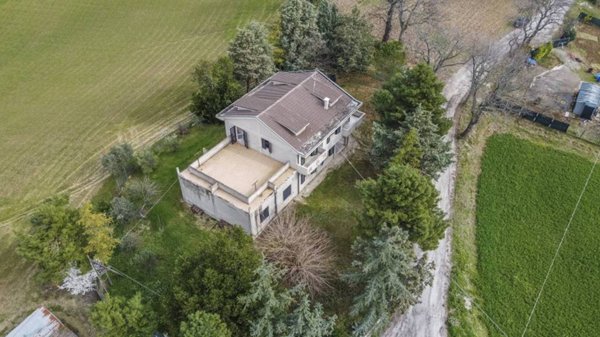 casa indipendente in vendita a Montecassiano