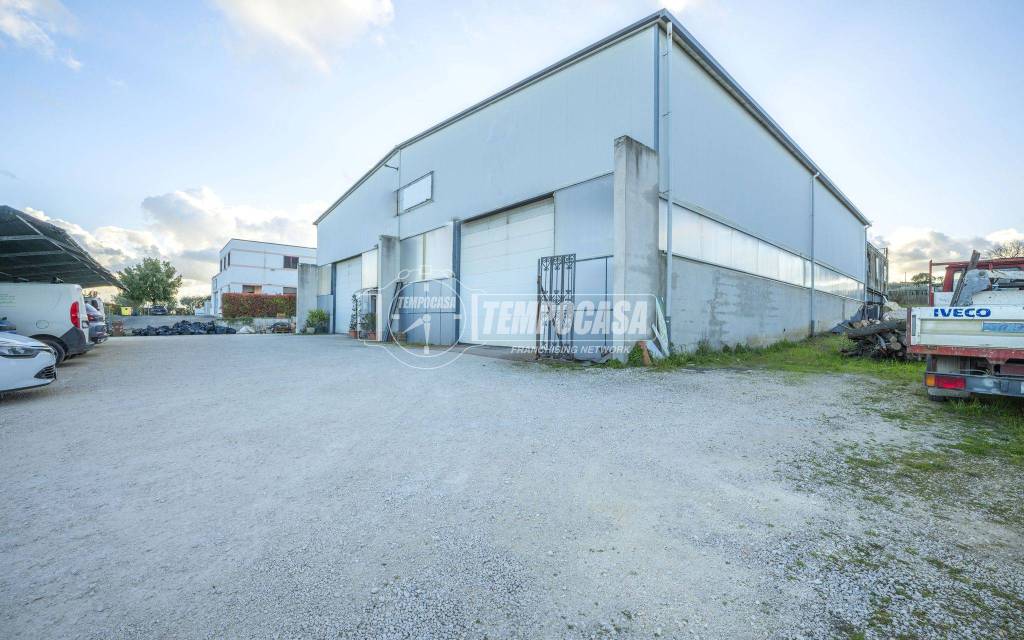 appartamento in vendita a Montecassiano in zona Valle Cascia