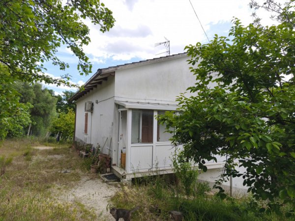 casa indipendente in vendita a Montecassiano