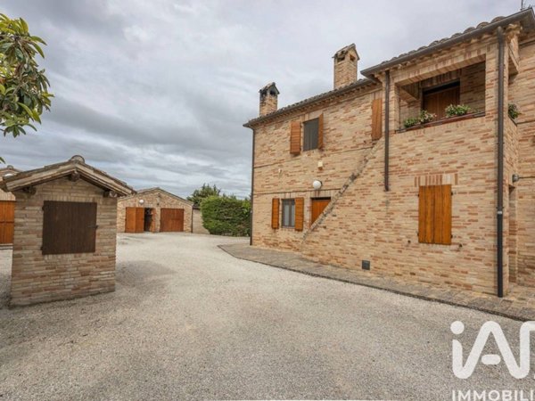 casa indipendente in vendita a Montecassiano in zona Vissani