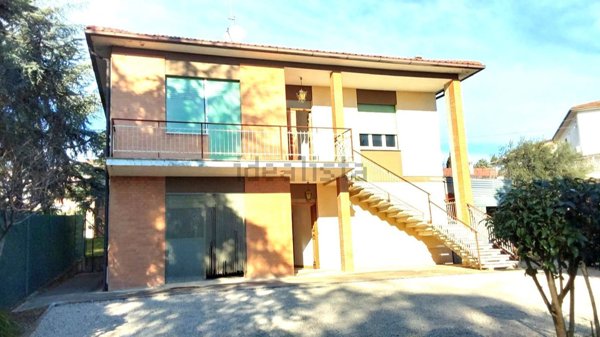 casa indipendente in vendita a Montecassiano in zona Sant'Egidio