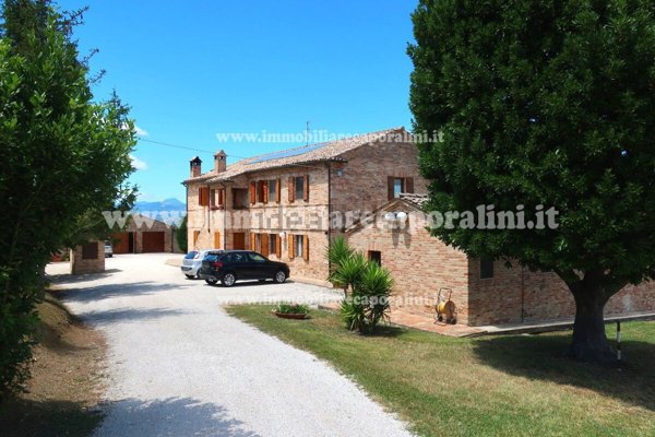 casa indipendente in vendita a Montecassiano in zona Vissani