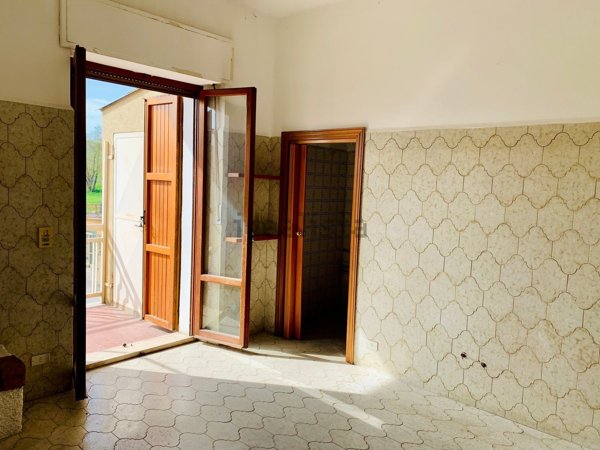 casa indipendente in vendita a Montecassiano in zona Sambucheto
