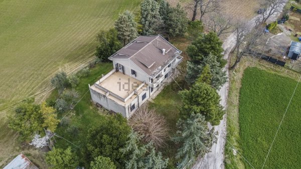 casa indipendente in vendita a Montecassiano in zona Vissani