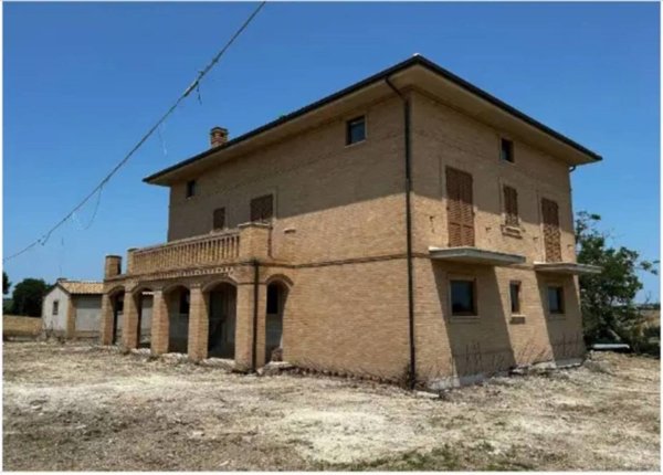 casa indipendente in vendita a Montecassiano