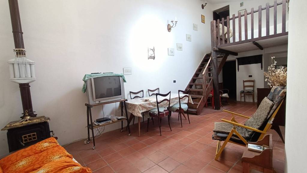 casa indipendente in vendita a Monte Cavallo in zona Collattoni