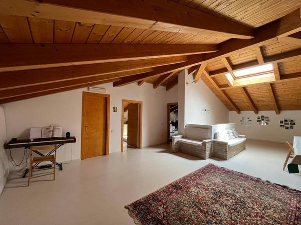 casa indipendente in vendita a Montecosaro